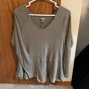 Army green light weight sweater